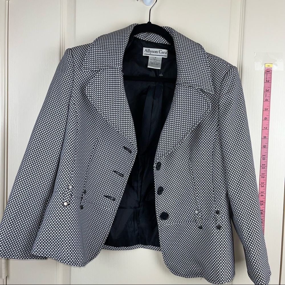 Allyson Cara business suit jacket well made lined worn only few times like new 8